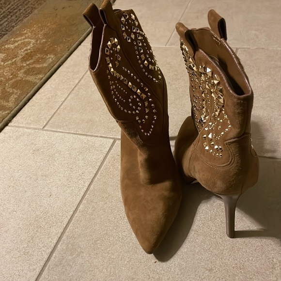 Michael Kors Suede Booties w/Studded Details. Size 6.5. Good used condition. - Picture 3 of 7